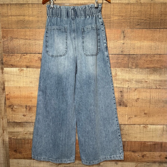 Free People Paradise Denim Pull On Wide Leg Jeans Light Blue size Medium - Picture 3 of 12